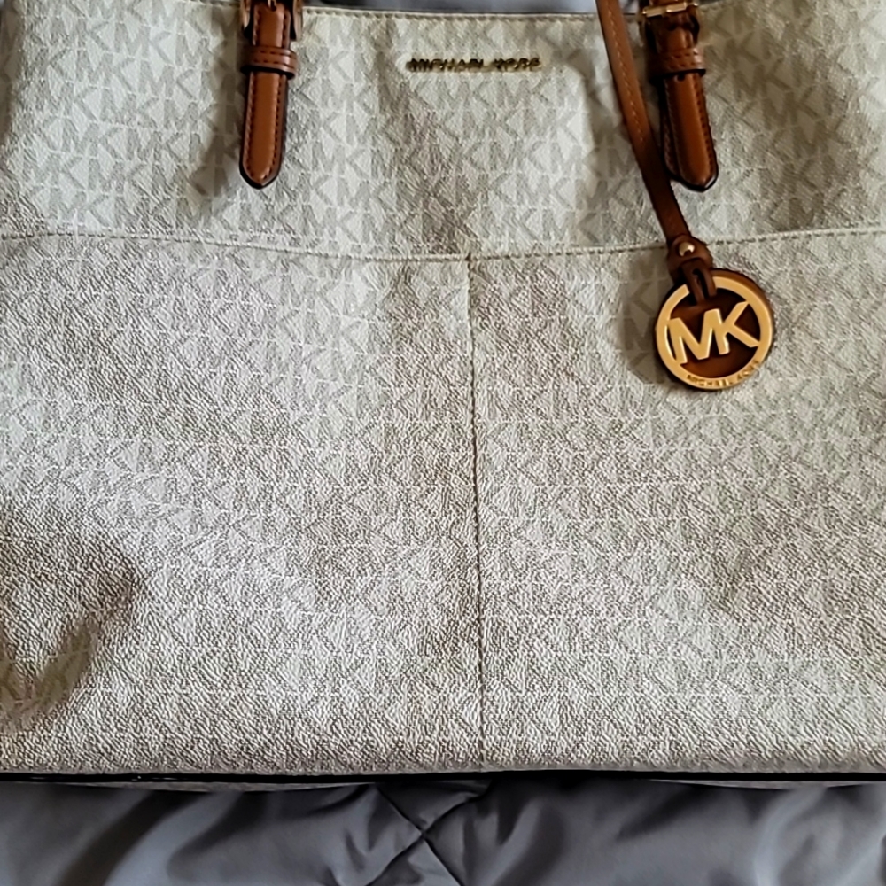 MK Bedford Vanilla Tote